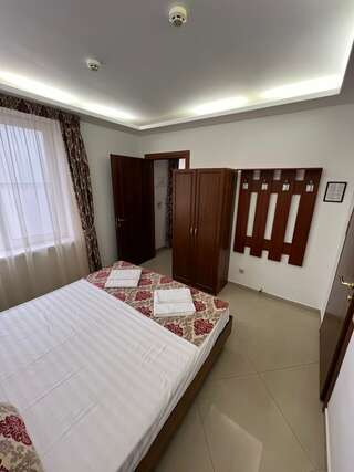 Гостиница Тристар Геленджик Классический четырехместный номер-2