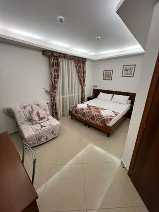 Гостиница Тристар Геленджик Трехместный номер-1