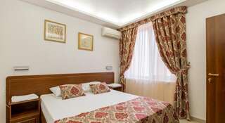 Гостиница Тристар Геленджик Стандартный двухместный номер с 1 кроватью или 2 отдельными кроватями-6